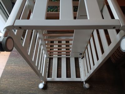 Cuna de bebé en venta.