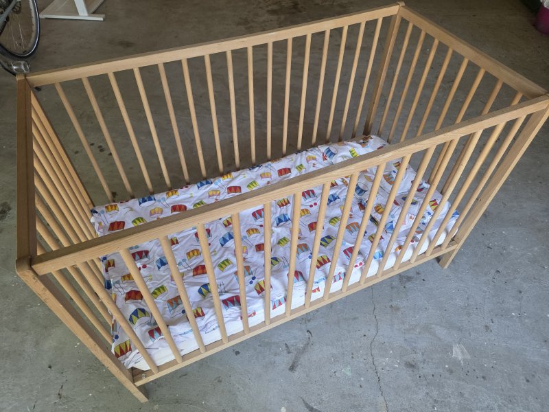 Baby crib