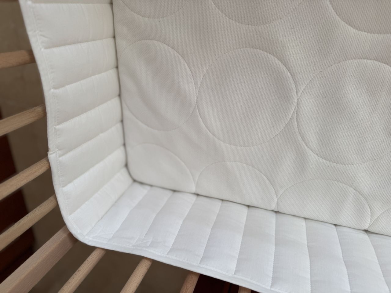 Crib, mattress and bumper for baby