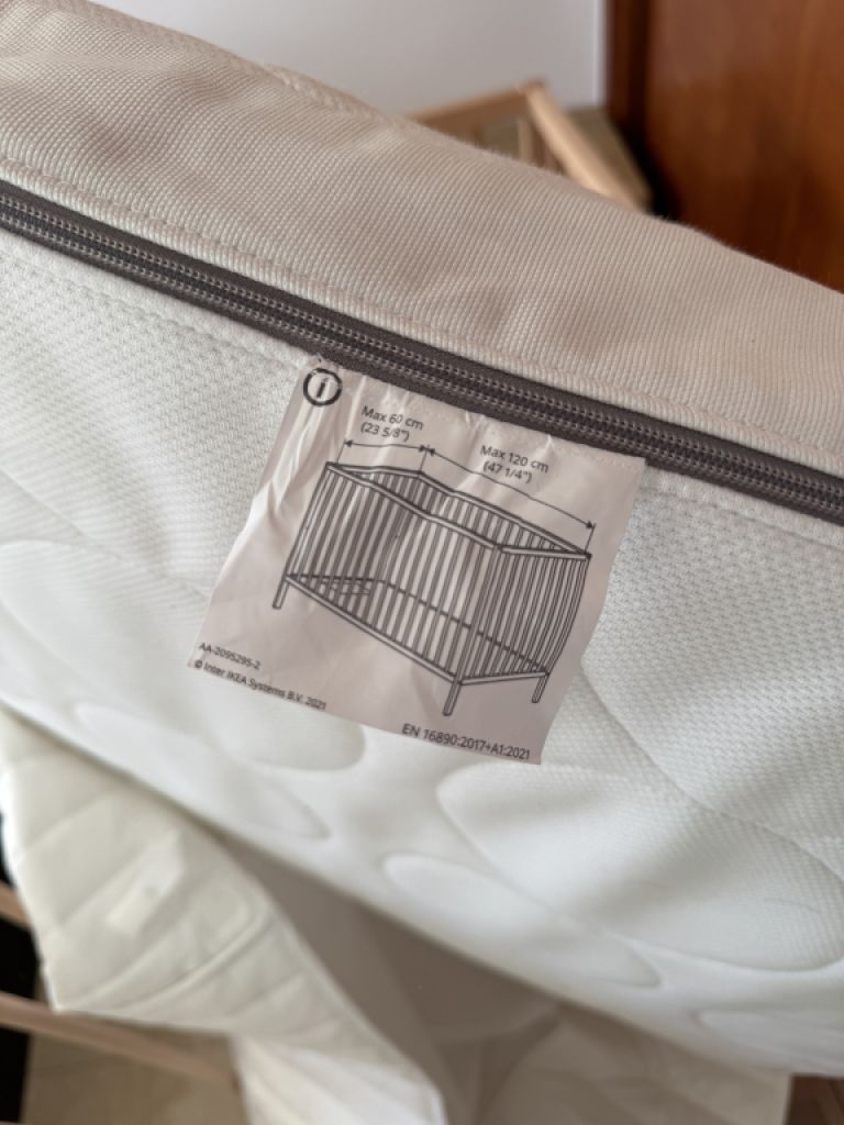 Crib, mattress and bumper for baby