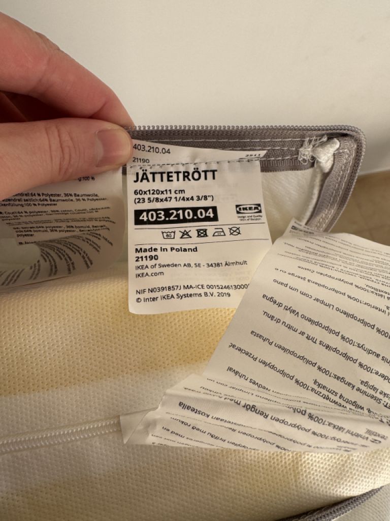 Crib, mattress and bumper for baby