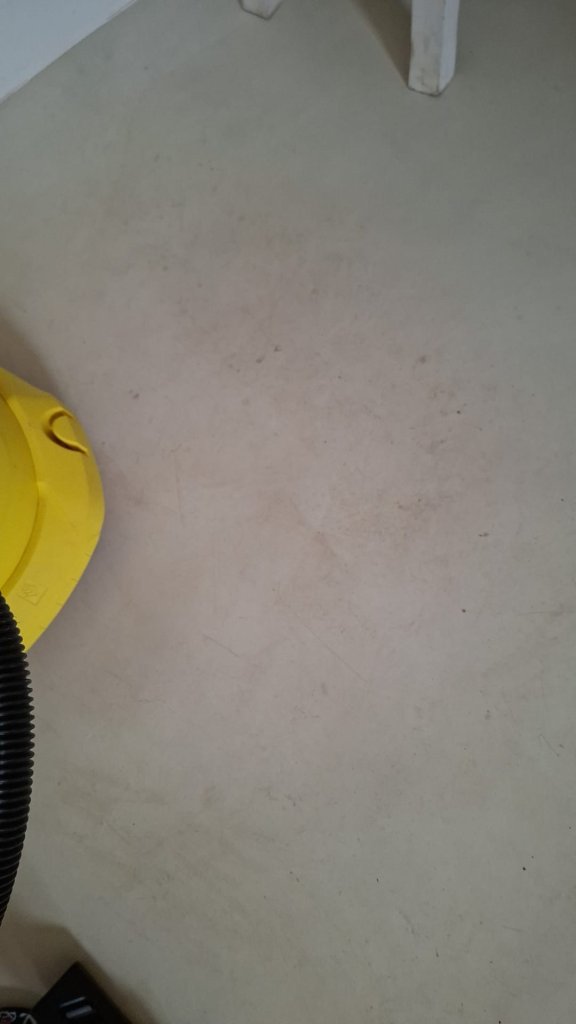 Bad Microcement Boden neu streichen/ versiegeln