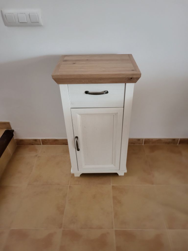 Badschrank neu nur zusammengebaut  Standort Cales de Mallorca