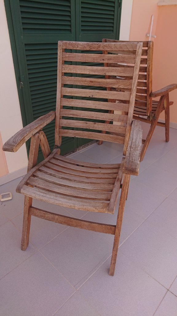 Balkon-/ Terrassenmöbel Set aus Teakholz zum Restaurieren