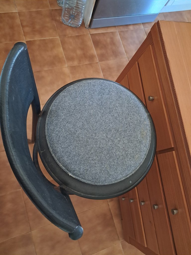 Barhocker 4 Stück zu verschenken