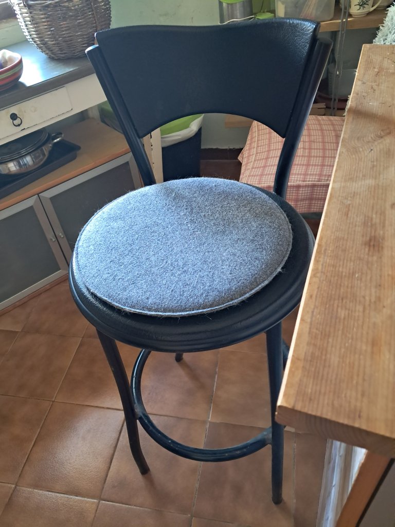 Barhocker 4 Stück zu verschenken