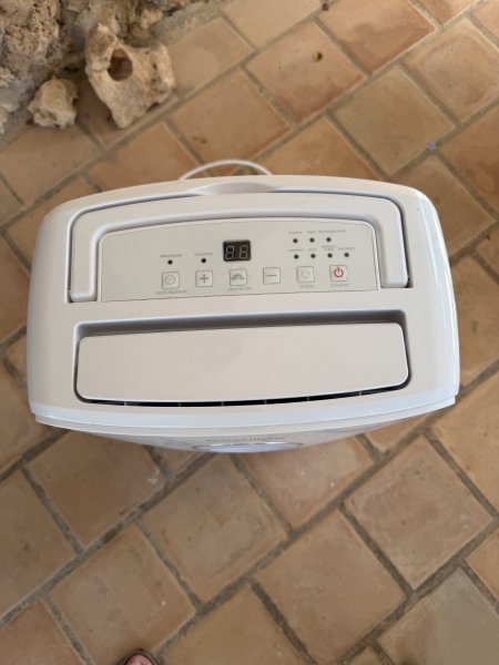 Bastilipo Luftentfeuchter DEH-20-390  20 l/Tag  wenig benutzt