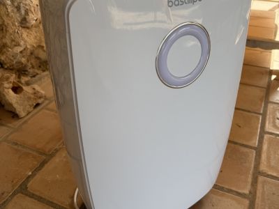 Bastilipo Luftentfeuchter DEH-20-390  20 l/Tag  wenig benutzt