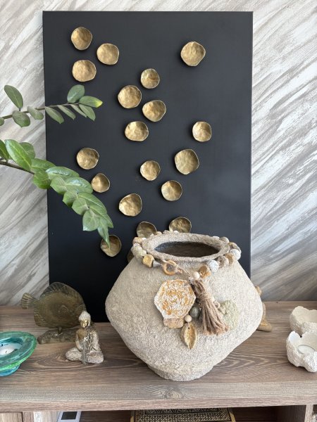 Bauchige Vase mit Dekokette