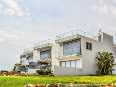 Construction Projects: Plan, Execute, Finish