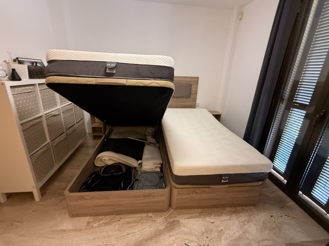 Bedland Bett wie neu kaum benutzt wegen Rückwanderung abzugeben