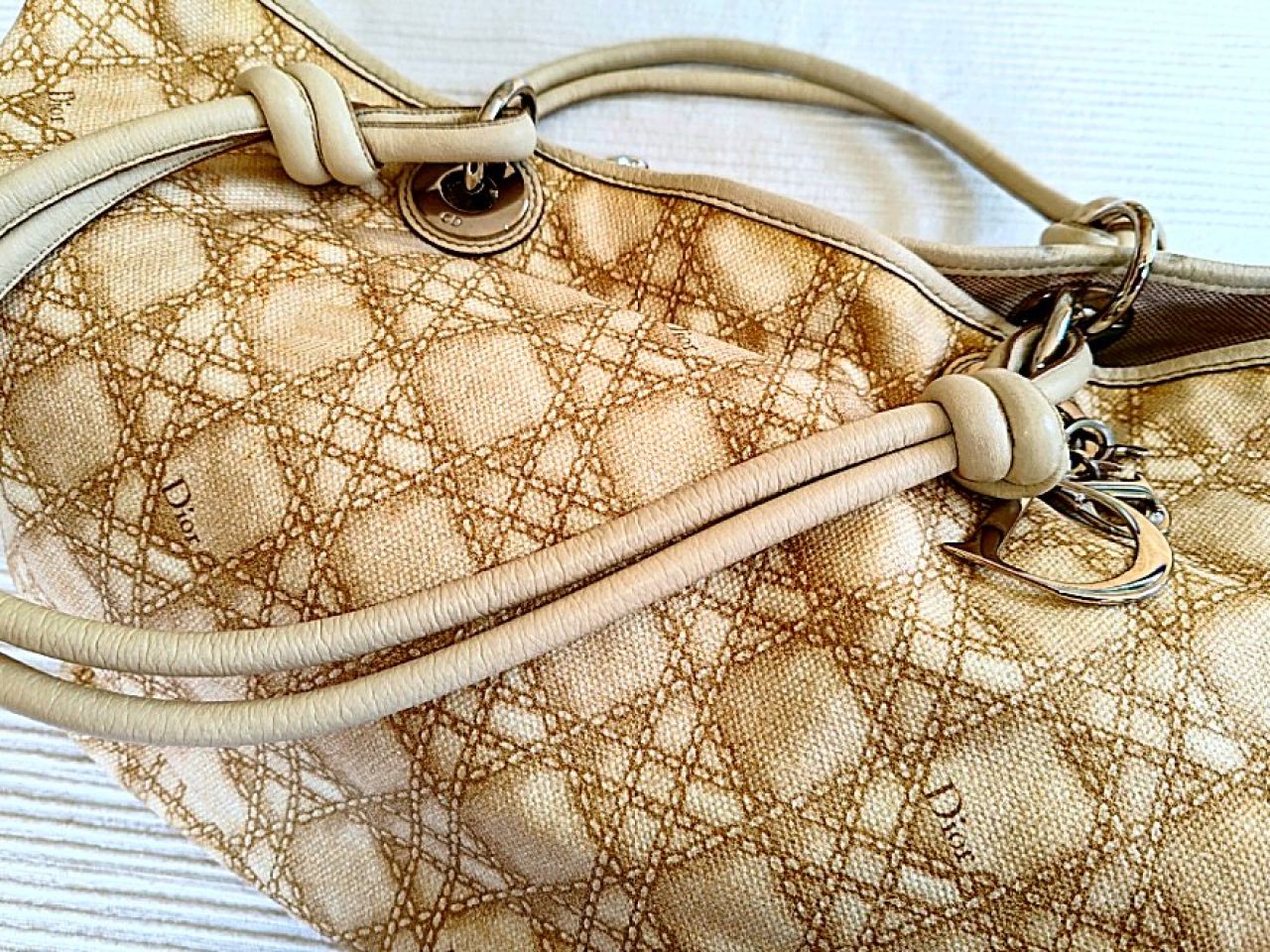 Beige Cannage Canvas-Einkaufstasche von Christian Dior