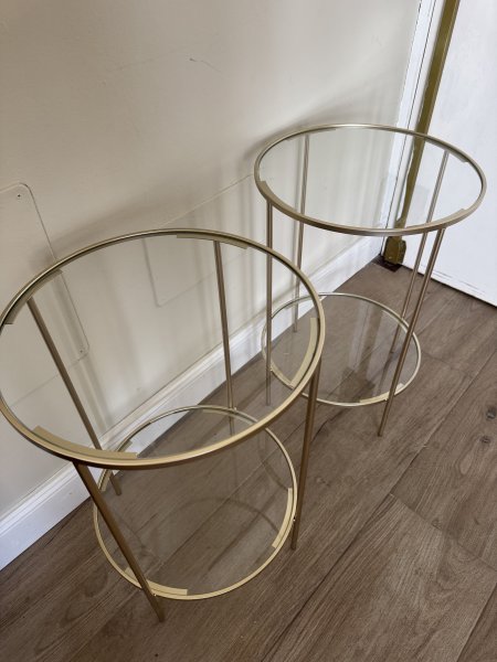 Beistelltisch, Aluminium, vergoldet mit Glasplatte