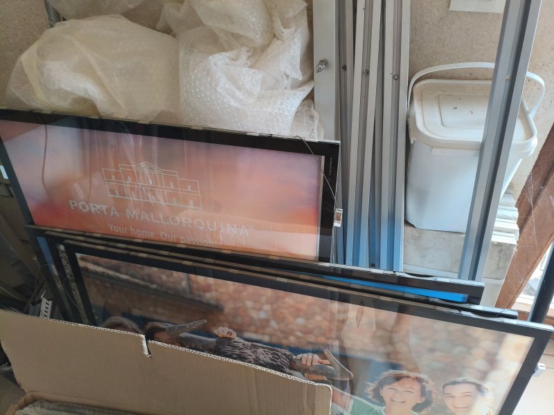 Beleuchtete Display Werbung