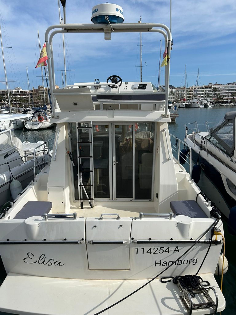 Beneteau Antares 10.20 Flybridge Motoryacht mit Wellenantrieb Boot