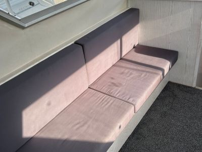 Beneteau Antares 10.20 Flybridge Motoryacht mit Wellenantrieb Boot