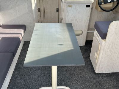 Beneteau Antares 10.20 Flybridge Motoryacht mit Wellenantrieb Boot