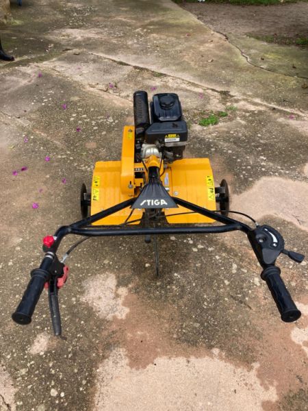 Arado a gasolina Stiga src 685RG