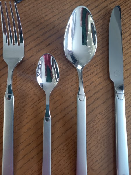 Besteckkoffer, Schweizer Qualität, 72 teilig, nagelneu