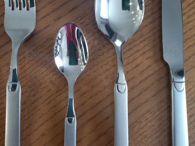 Besteckkoffer, Schweizer Qualität, 72 teilig, nagelneu