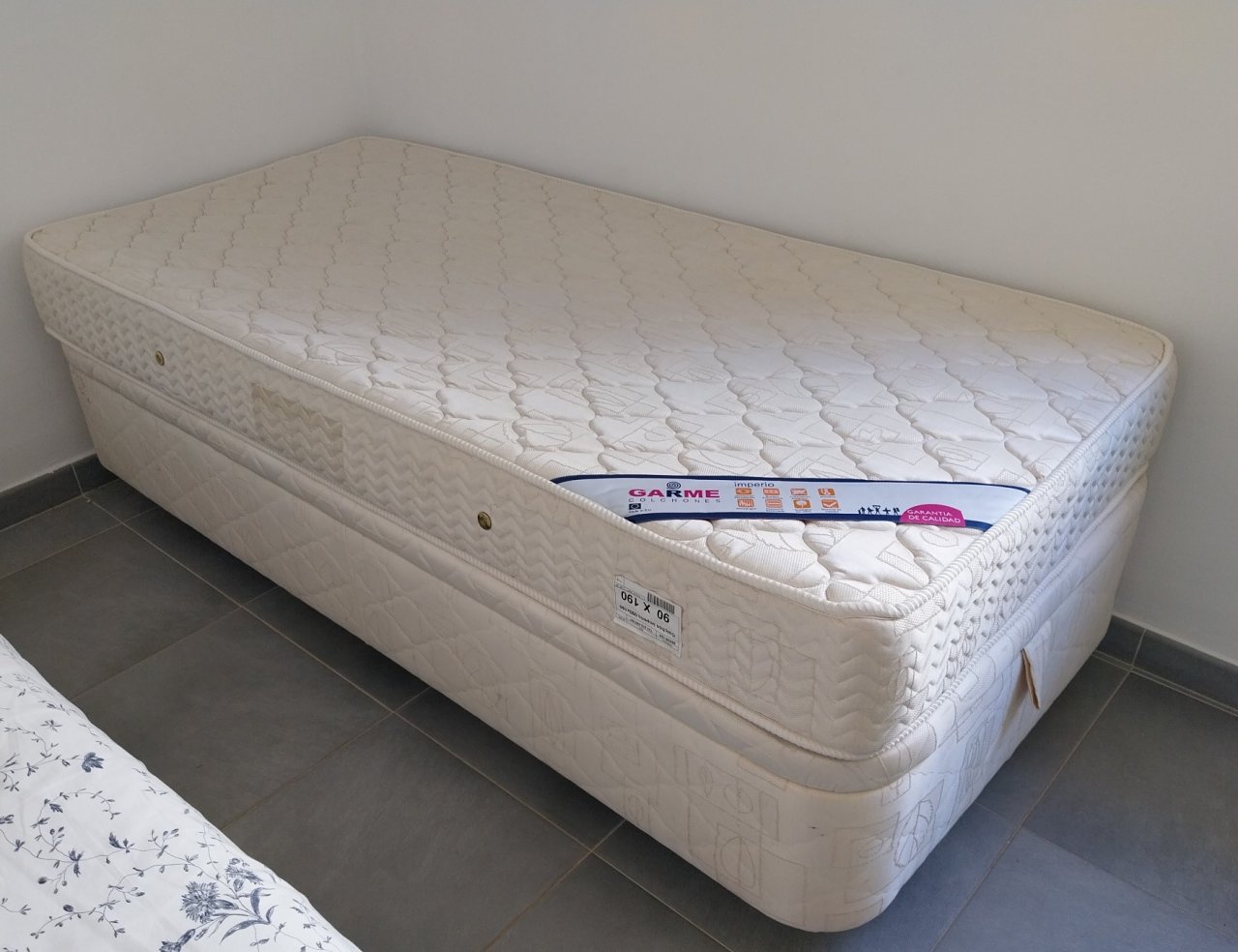 Bett 190 x 90 cm