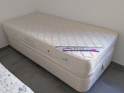 Bett 190 x 90 cm