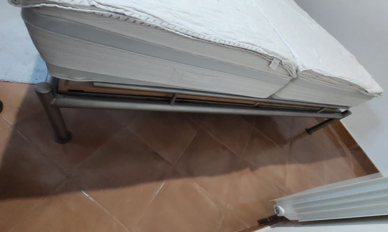 Stainless steel bed, custom-made