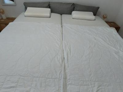 Stainless steel bed, custom-made