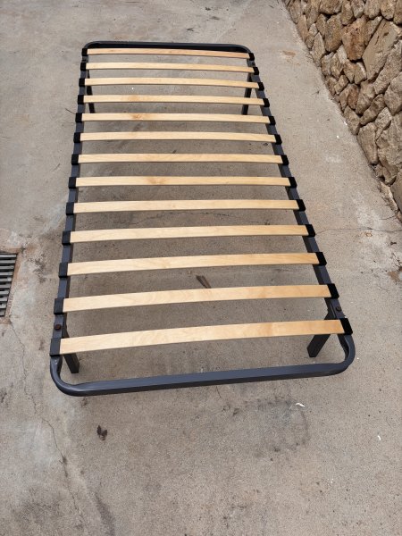 Single bed with slatted frame 90 x 190 cm