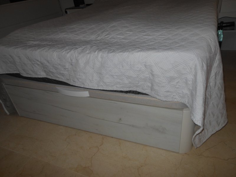 Bett mit Bettkasten zu verkaufen ...135x 200 cm sehr guter Zustand ...Abholung in Cala Millor