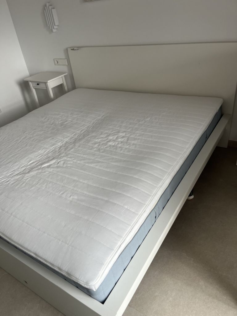 White IKEA bed 160x200 cm