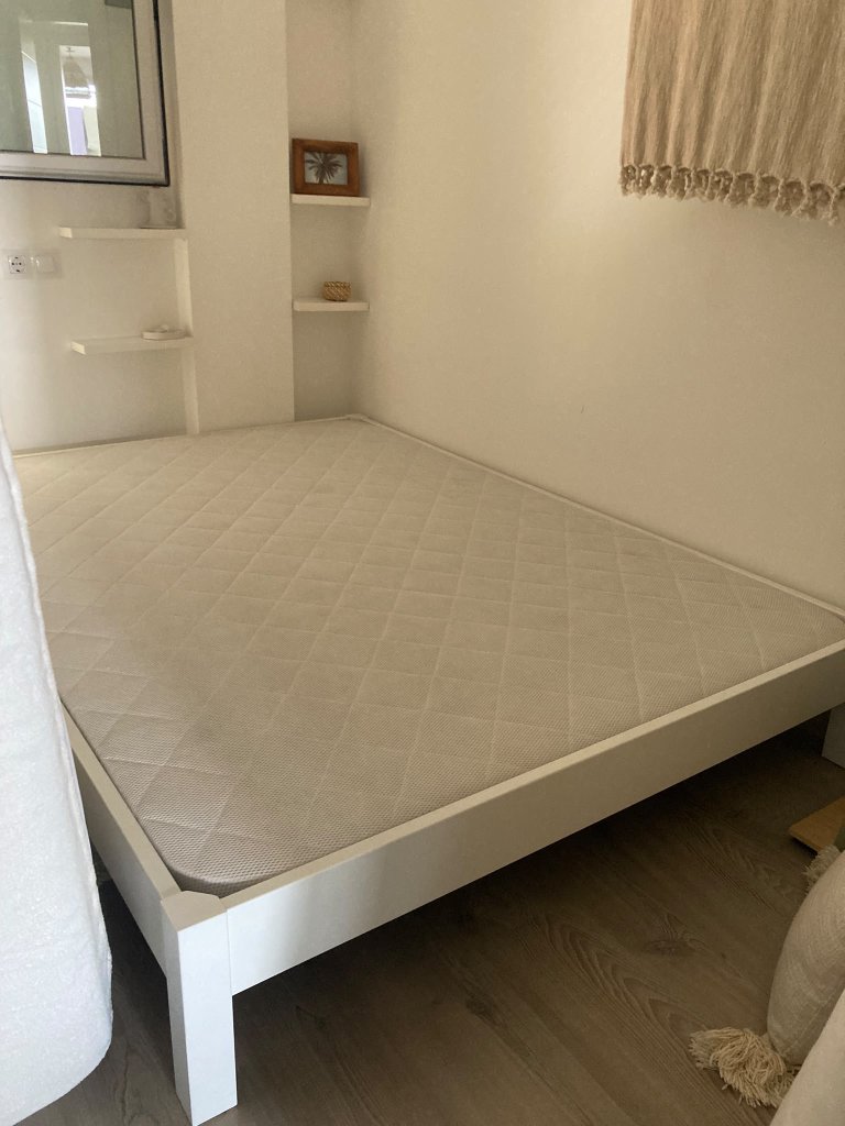 Bettgestell 140x190cm weiß