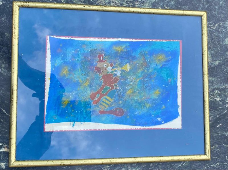 Cuadro pequeño motivo: payaso con trompeta, marco dorado