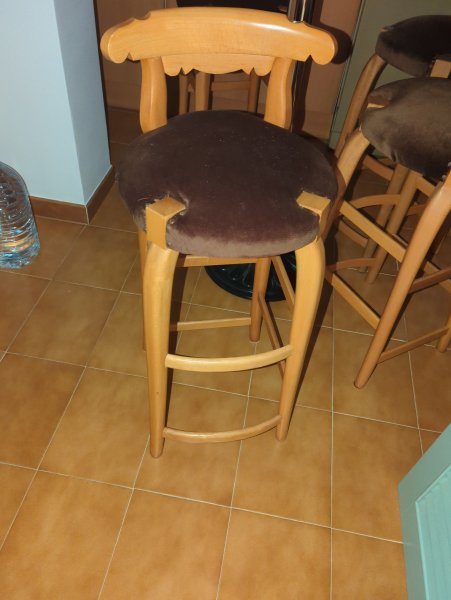 Bistro bar table with 4 chairs