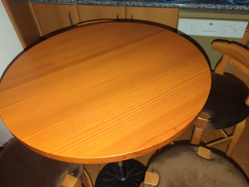 Bistro bar table with 4 chairs