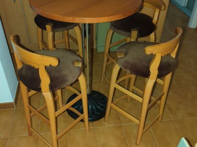 Bistro bar table with 4 chairs