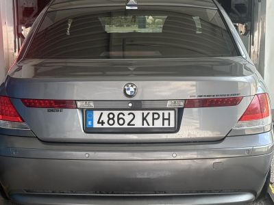 BMW 735i