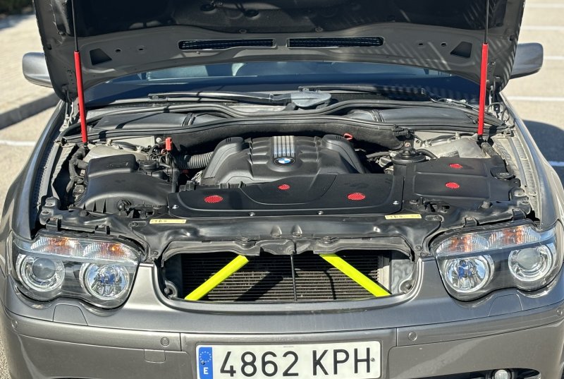 BMW 735i