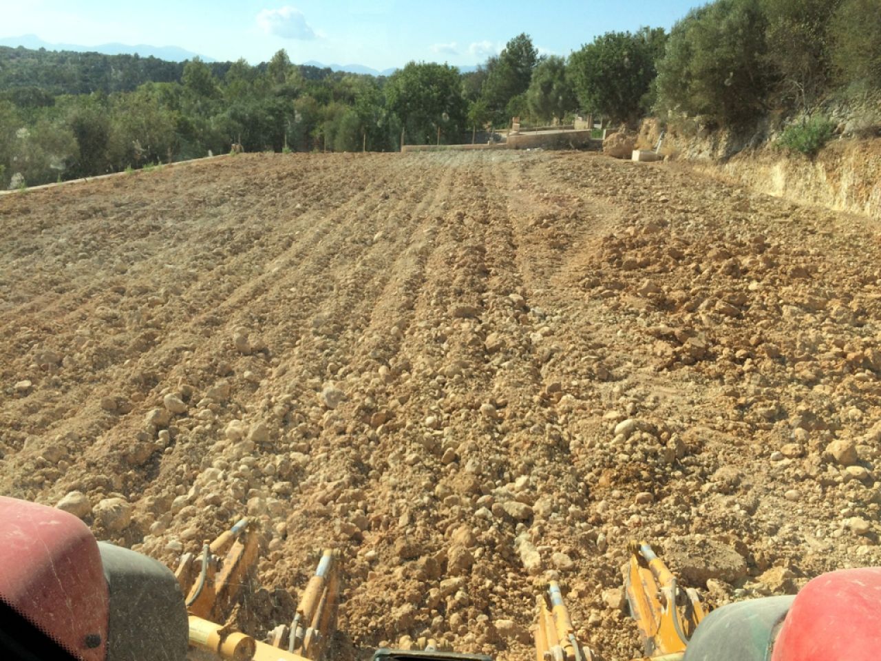 Land preparation with subsoiler. Ploughs to a depth of 80 cm