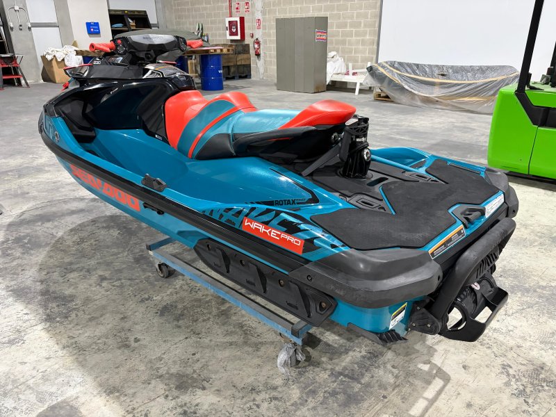 Bombardier Sea-Doo GTX 230 Wake Pro