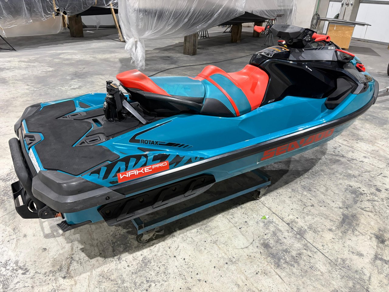 Bombardier Sea-Doo GTX 230 Wake Pro