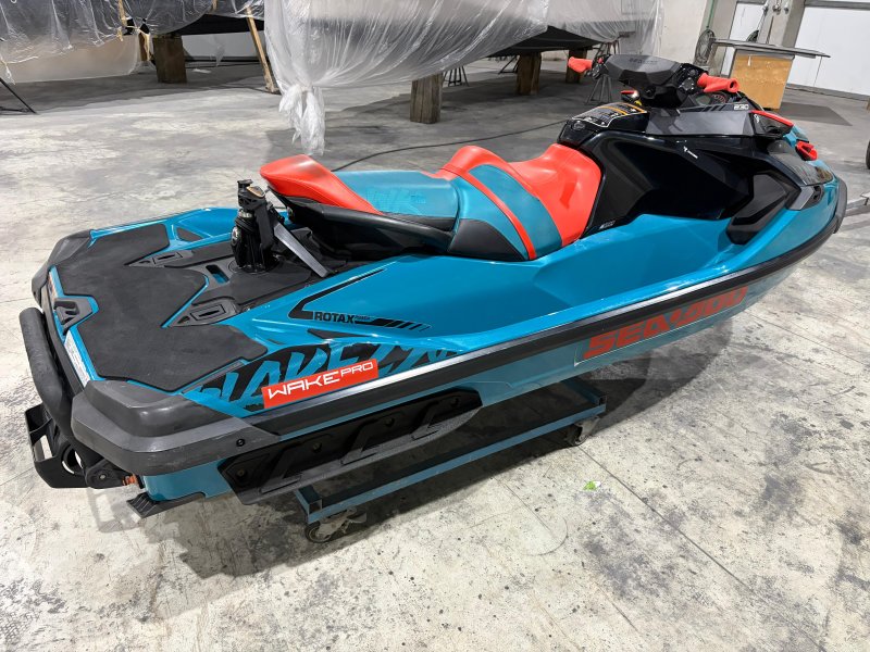 Bombardier Sea-Doo GTX 230 Wake Pro