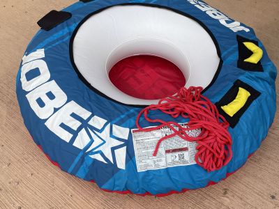 ¡Diversión en el barco! Rosco inflable de arrastre con cuerda de remolque para barco