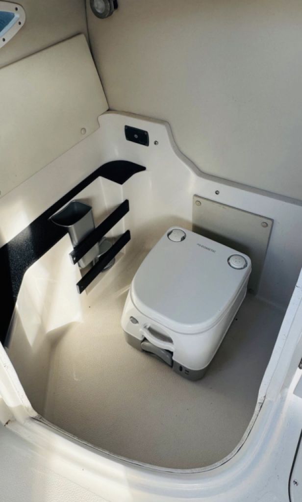 Boot Starcraft SCX 250 –Liegeplatz in Port Adriano