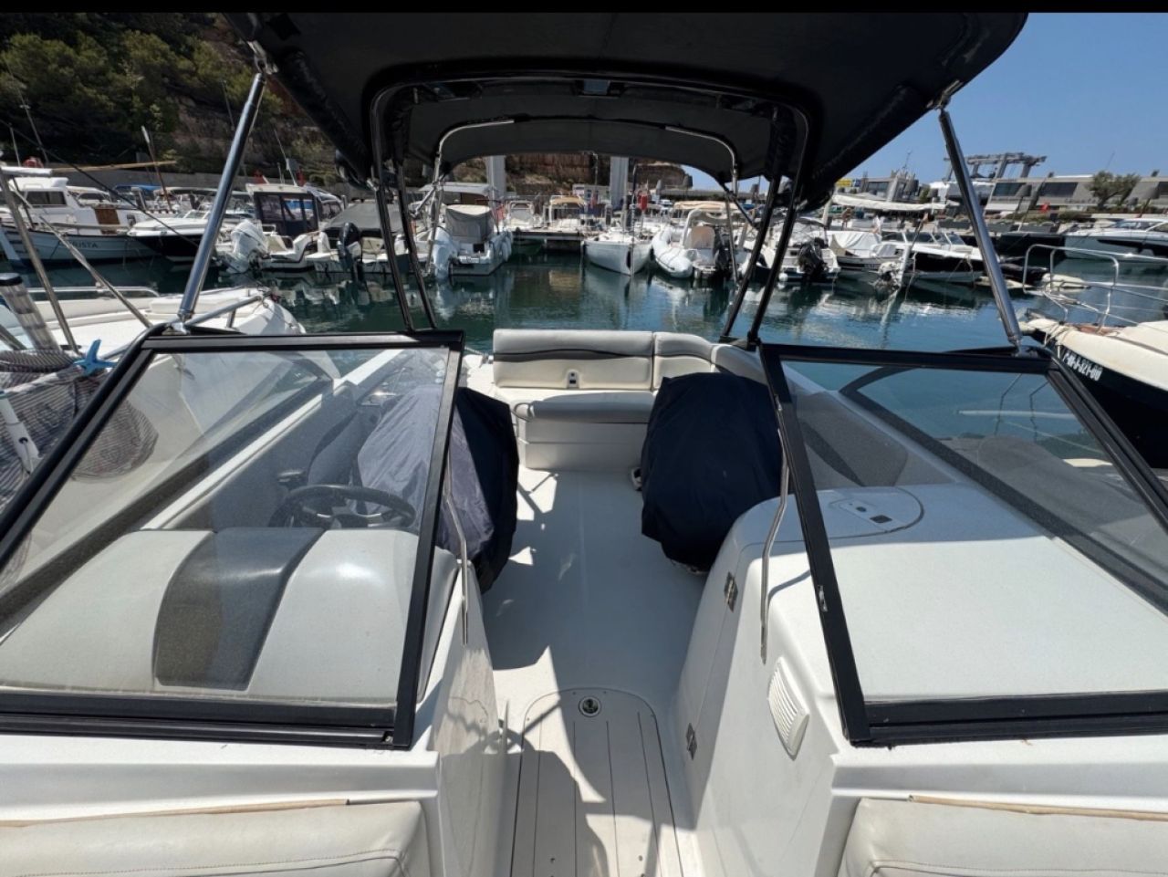 Boot Starcraft SCX 250 –Liegeplatz in Port Adriano