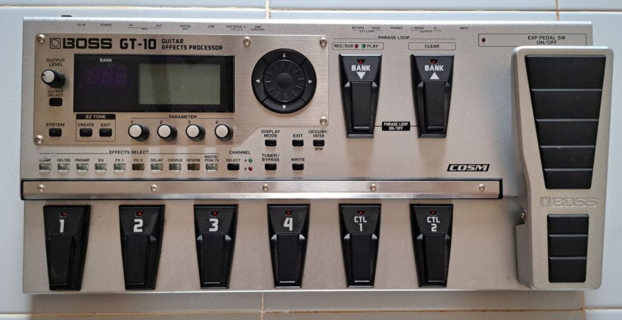 Boss GT10 - Multieffekt Pedal