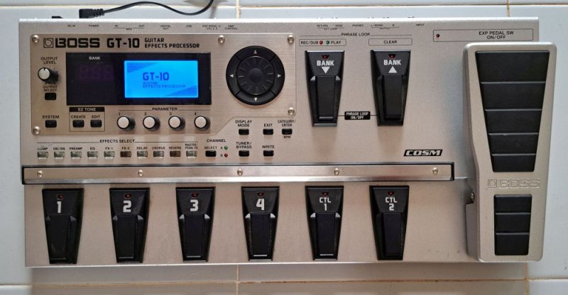 Boss GT10 - Multieffekt Pedal