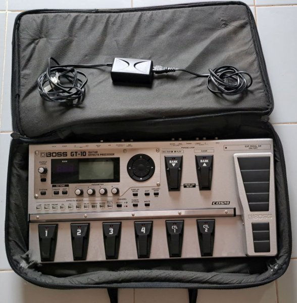 Boss GT10 - Multieffekt Pedal