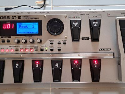 Boss GT10 - Multieffekt Pedal