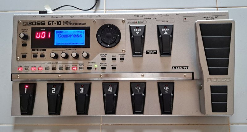 Boss GT10 - Multieffekt Pedal